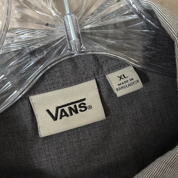 Vans Men’s Button Casual Down Short Sleeve Shirt XL Gray - Picture 2 of 6